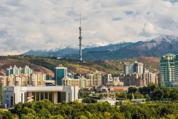 Фотография к новости: Красотой Алматы был очарован во время своего визита глава парламента Южной Кореи