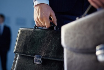 Фотография к новости: Хамство лидирует среди нарушений норм этики госслужащими