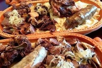 Мясо резали в полной антисанитарии - 60 человек отравились на поминках в Акмолинской области