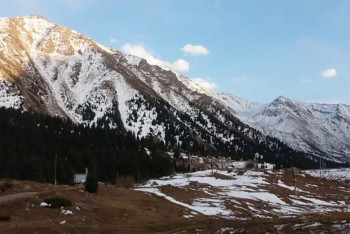 Фотография к новости: По дороге на БАО близ Алматы произошло ДТП, пассажир погиб