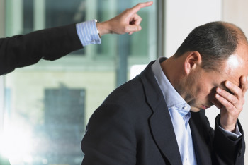 Фотография к новости: В третий раз после скандала уволен директор школы на севере Казахстана