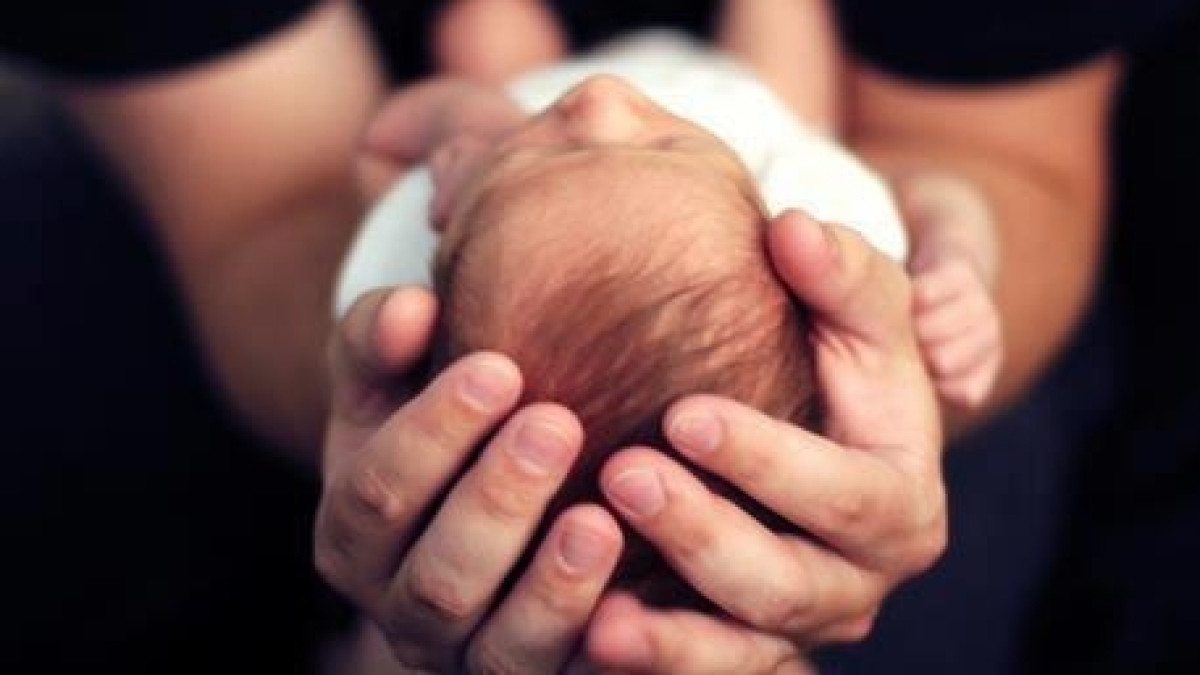 Личность матери, убившей новорождённого, пытается установить полиция Уральска 