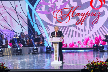 Фотография к новости: Женщинам нравится мужская скромность, но не скромные мужчины - Назарбаев