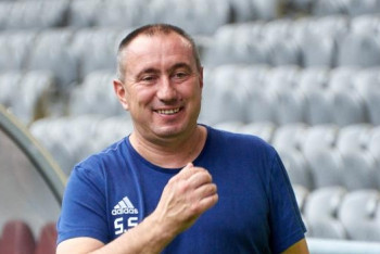 Фотография к новости: Интересы сборной – приоритет для казахстанского футбола - Стоилов 