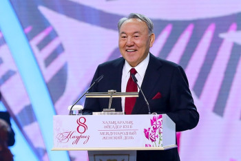 Фотография к новости: Женщины сами создают себе проблемы, ведь мужчин они тоже рожают сами - Назарбаев 