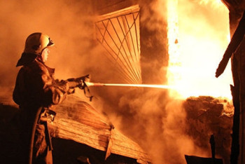 Горело строящееся здание нового бассейна в Павлодаре