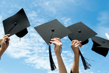 Фотография к новости: Увеличить количество грантов для студентов поручил Президент 