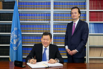 Фотография к новости: Казахстан подписал договор о запрещении ядерного оружия