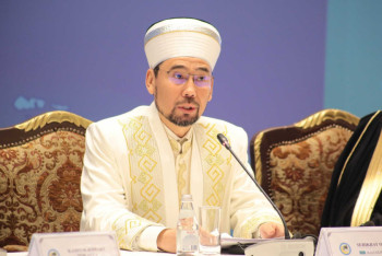 Фотография к новости: Идея модернизации сознания казахстанцев пришла из ислама – глава ДУМК