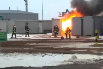 Фотография к новости: Два человека погибли при пожаре в общежитии на Карабатане