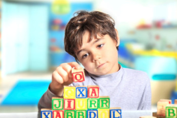 Фотография к новости: Обучать казахскому алфавиту на латинице в детсадах нужно уже сейчас – депутат