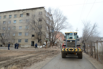 Обрушившийся в Кызылорде дом снесут - акимат