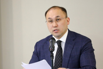 Фотография к новости: Отечественные сериалы сократили показ зарубежных на 2,5 тыс. часов – Абаев