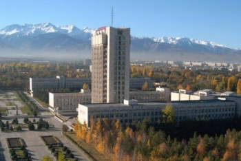 Фотография к новости: Назарбаев обсудил подготовку кадров с ректором КазНУ