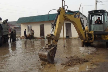 Фотография к новости: Талые воды подтопили Узынагаш: Нацгвардия начала эвакуацию 