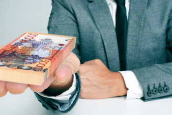 Фотография к новости: Алматинские бизнесмены пожаловались на дорогие кредиты в банках