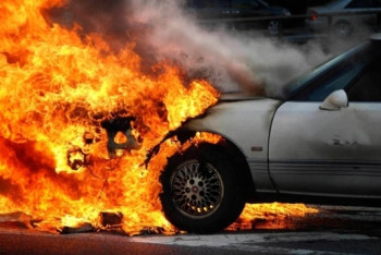 Фотография к новости: Гвардейцы спасли ребенка из горящего автомобиля в Астане 