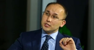 Правительство и депутаты хорошо владеют казахским языком – Абаев