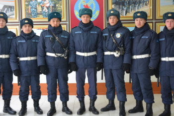 Фотография к новости: Постояльцы отеля Астаны выкрали из номера телевизор через окно