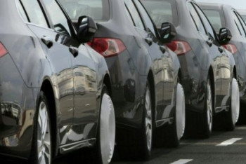 Для кого в Минфине служебные авто, спросили у министра Султанова