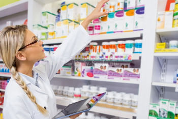 Мужчина устроил "стриптиз" в одной из аптек Караганды