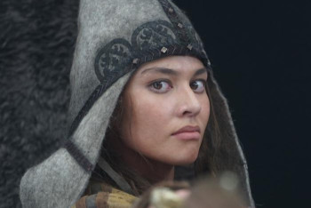 Фотография к новости: В детстве я была не девочкой, а суровым мальчишкой - исполнительница роли Томирис 