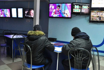 Фотография к новости: На обилие букмекерских контор возле школ пожаловались акиму учителя Актау