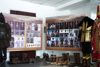 Фотография к новости: Костюмы героев фильма "Томирис" представил Акан Сатаев