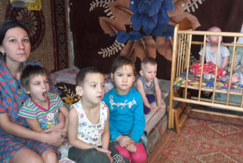 Фотография к новости: Российская предпринимательница купила дом многодетной матери в ЗКО