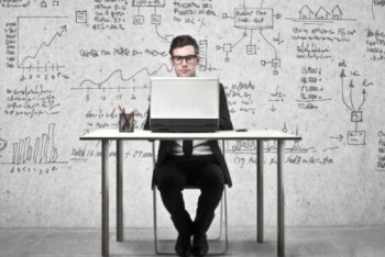 Фотография к новости: Казахстан покидает все больше специалистов: за 2017 год уехало более 20 тысяч человек