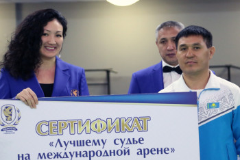 Фотография к новости: Лучшие судьи бокса в Казахстане получили по миллиону тенге