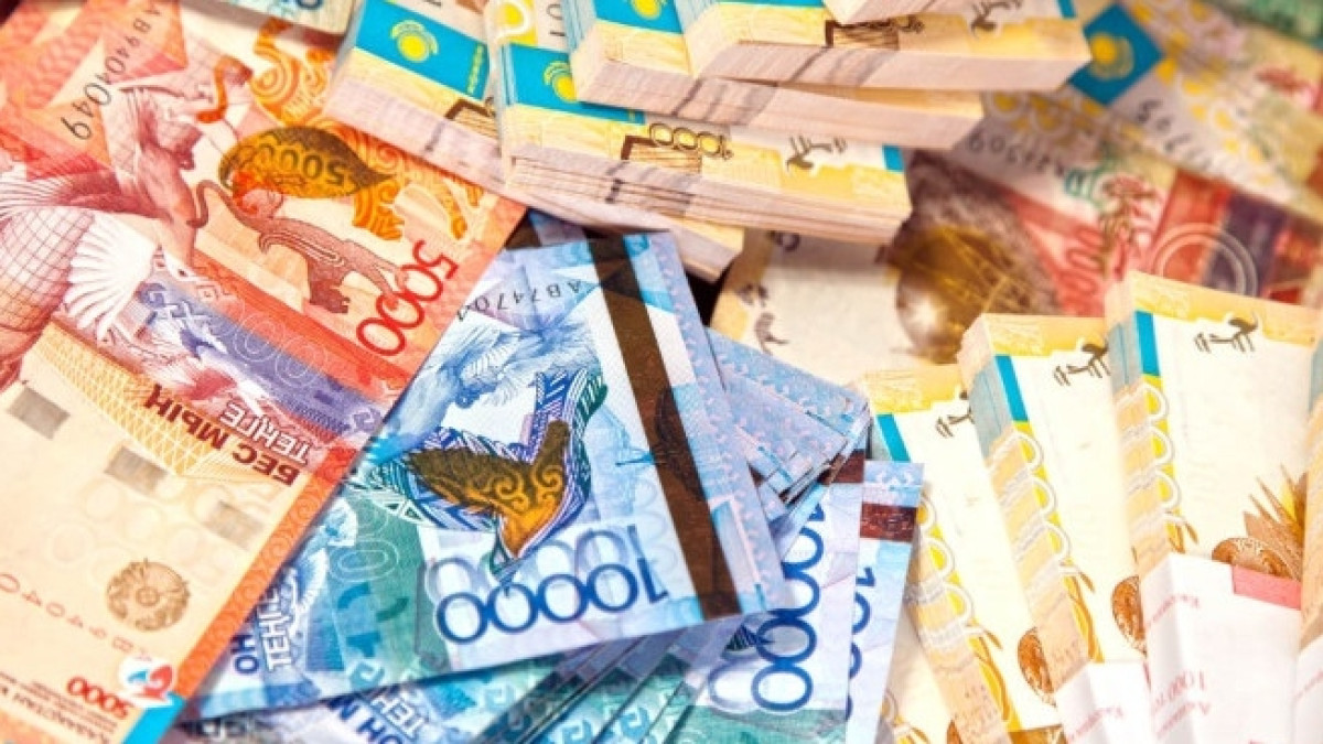 Чиновник содержал экс-супругу, выплачивая ей премиальные из госказны в Кызылорде