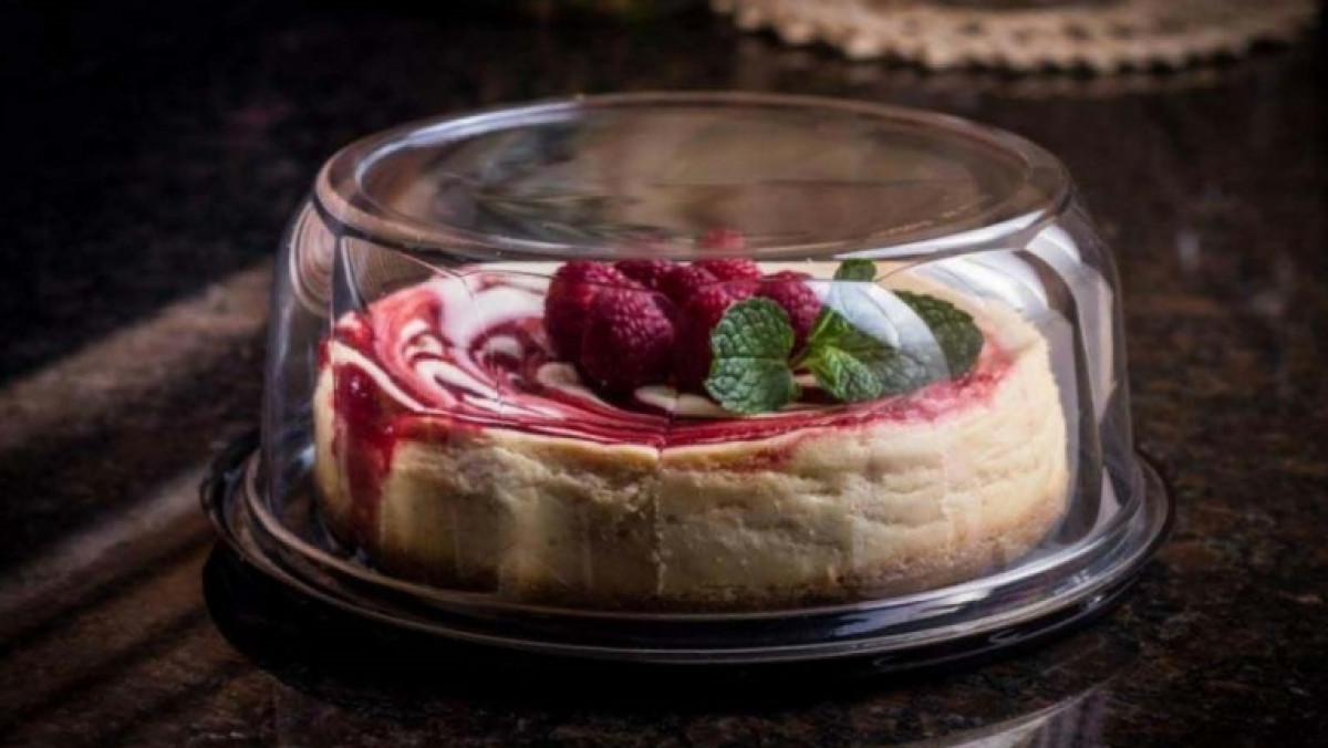 Червяка в торте нашли покупатели в столичном гипермаркете Magnum