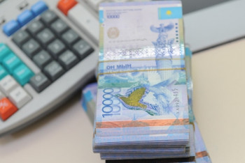 Фотография к новости: Рассчитаться по комуслугам тысячам семей помогли власти Алматы