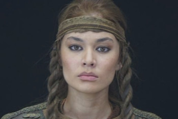 Фотография к новости: Выбранную на роль Томирис актрису показал режиссер Акан Сатаев