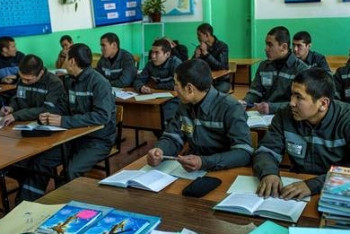 Фотография к новости: Выпускникам детской колонии просят разрешить сдавать ЕНТ 