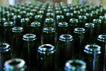 Фотография к новости: За незаконный оборот алкогольной продукции задержана гражданка Узбекистана