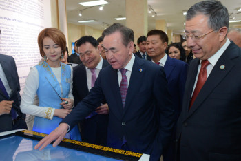 Фотография к новости: Передвижная выставка библиотеки Назарбаева открылась в Шымкенте