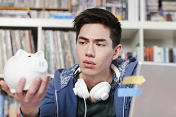 Фотография к новости: Алматинские колледжи незаконно взимали плату у студентов за выдачу документов