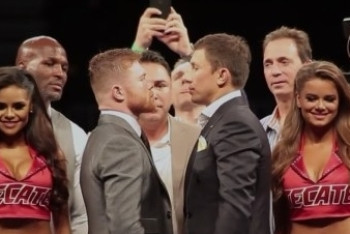 Фотография к новости: "Канело" тренирует шею, чтобы выдержать удары Головкина  