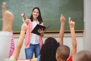 Фотография к новости: Когда учителя получат надбавку, рассказали в МОН РК 