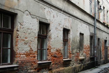 Аварийные дома взял под контроль акимат Карагандинской области