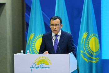 Ашимбаев: "Нур Отан" – не министерство, а нуротановцы – не чиновники