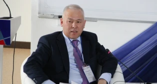 Антикоррупционному ведомству теснее работать со СМИ предложил Абенов