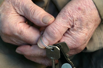 Фотография к новости: Выселенной бабушке с пятью внуками предоставили временное жилье в Шымкенте