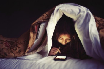 Суицид школьниц в Темиртау и Караганде: родителей призвали проверять переписки в соцсетях