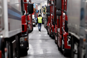 Фотография к новости: Дальнобойщик из Казахстана едва не сгорел заживо на трассе в России