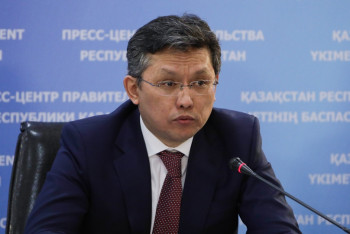 Фотография к новости: Назарбаев министру финансов: Третье замечание может быть последним