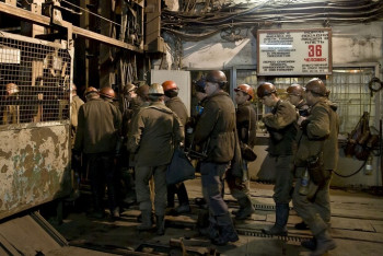 Фотография к новости: "АрселорМиттал Темиртау" подал в суд на общественников за помощь шахтерам