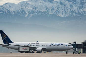 12 авиарейсов задержаны из-за непогоды в Алматы